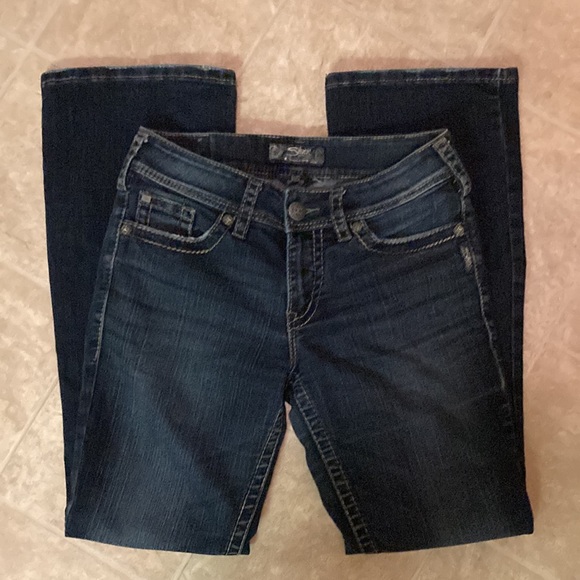 Silver - Picture 3 of 4